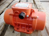 Вибратор площадочный MVE 210/3