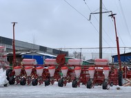 Сеялка пневматическая навесная УПС-8